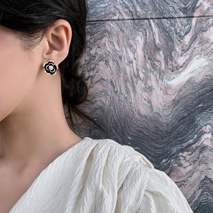 银针韩国精致小巧黑玫瑰气质时尚 网红珍珠小众设计冷淡风耳钉耳饰