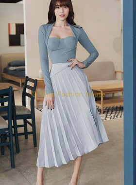 国现越南CHATS 秋季3D设计感小众包胸气质方领上衣高腰半裙女套装