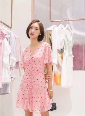 不退不换 现货特价款 澳洲Finders Keepers 褶皱V领显瘦连衣裙