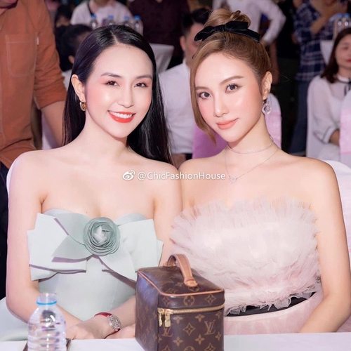 性感甜美收腰抹胸连衣裙