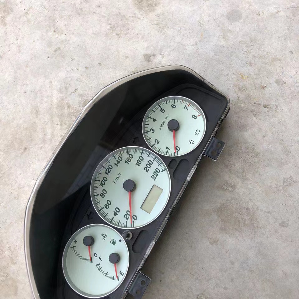 马自达323仪表总成拆车件