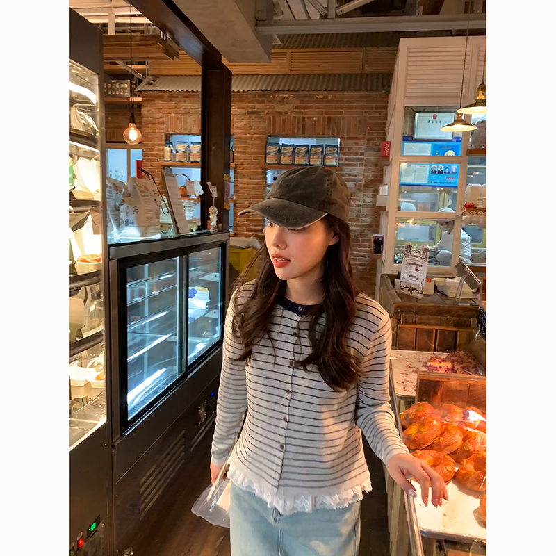 Peanut花生糖 圆领拼色条纹针织衫春季新款软糯百搭长袖上衣女