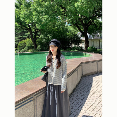 Peanut 花生糖 圆领多扣条纹毛衣开衫秋季新款通勤休闲宽松针织