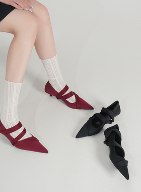 林向晚 高智姐感~尖头黑色高跟鞋小众设计复古极简风性感镂空单鞋