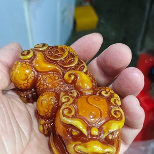 老蜜蜡貔貅手把件古玩收藏琥珀蜜蜡招财转运皮休摆件把玩吊坠礼物