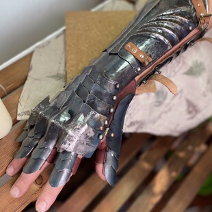 复仇天使的嫉妒 男女半指款 中世纪骑士金属盔铠甲钢铁手套甲哥特