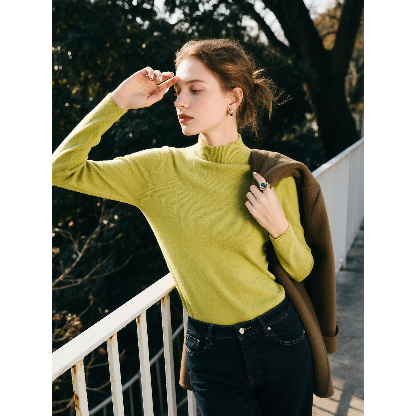 姜黄色半高领套头羊毛针织衫女2025秋冬新款高级感显瘦打底衫