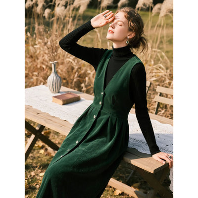 墨绿纯棉灯芯绒无袖连衣裙2025年