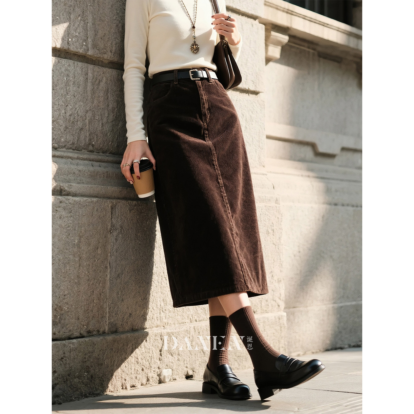 灯芯绒咖啡色半身裙女2025年秋冬