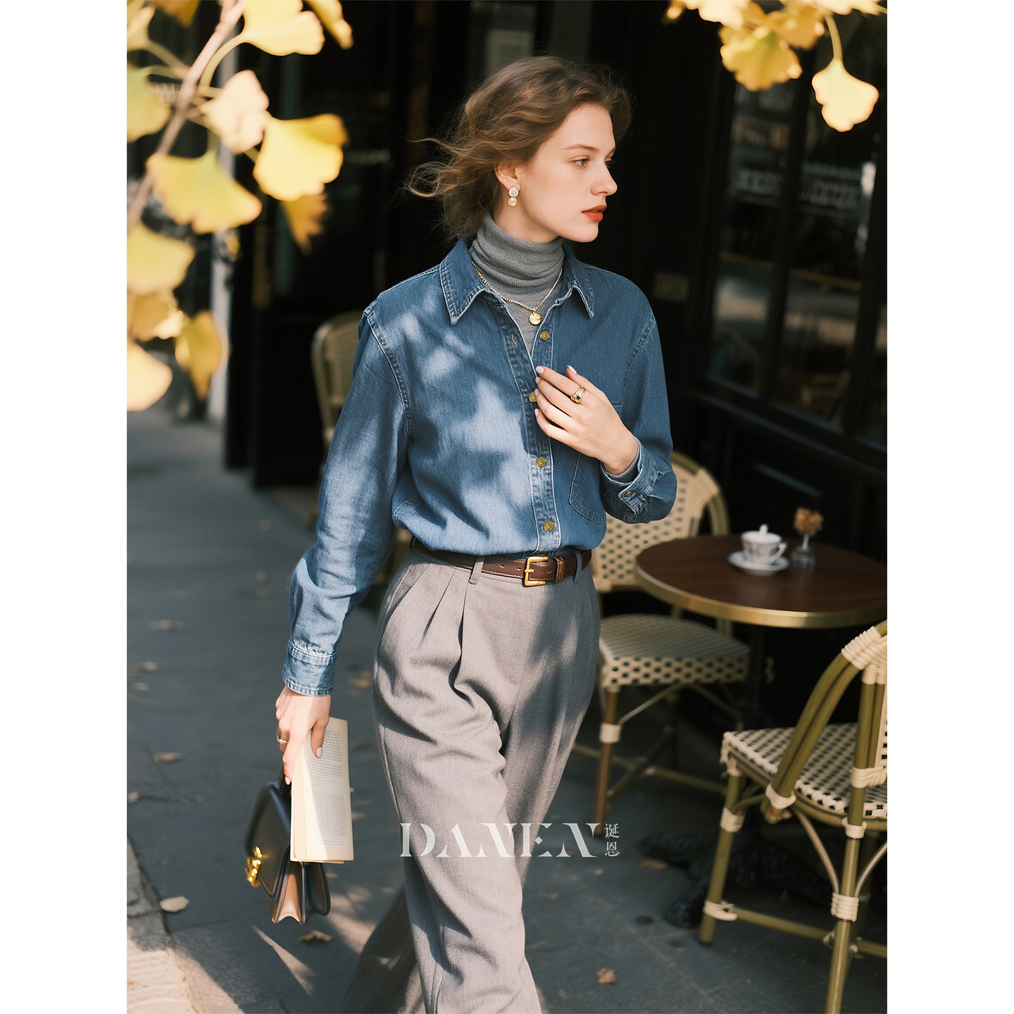 浅蓝色牛仔衬衫女2026年春季新款时尚洋气宽松衬衣叠穿港风上衣