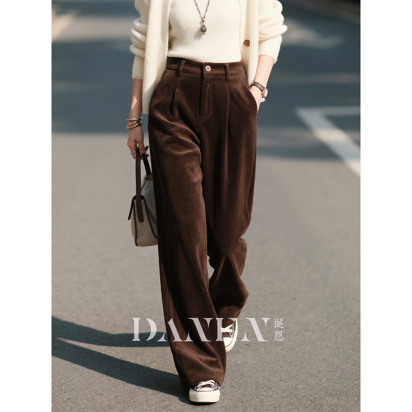 深棕色灯芯绒阔腿裤女2025年秋冬