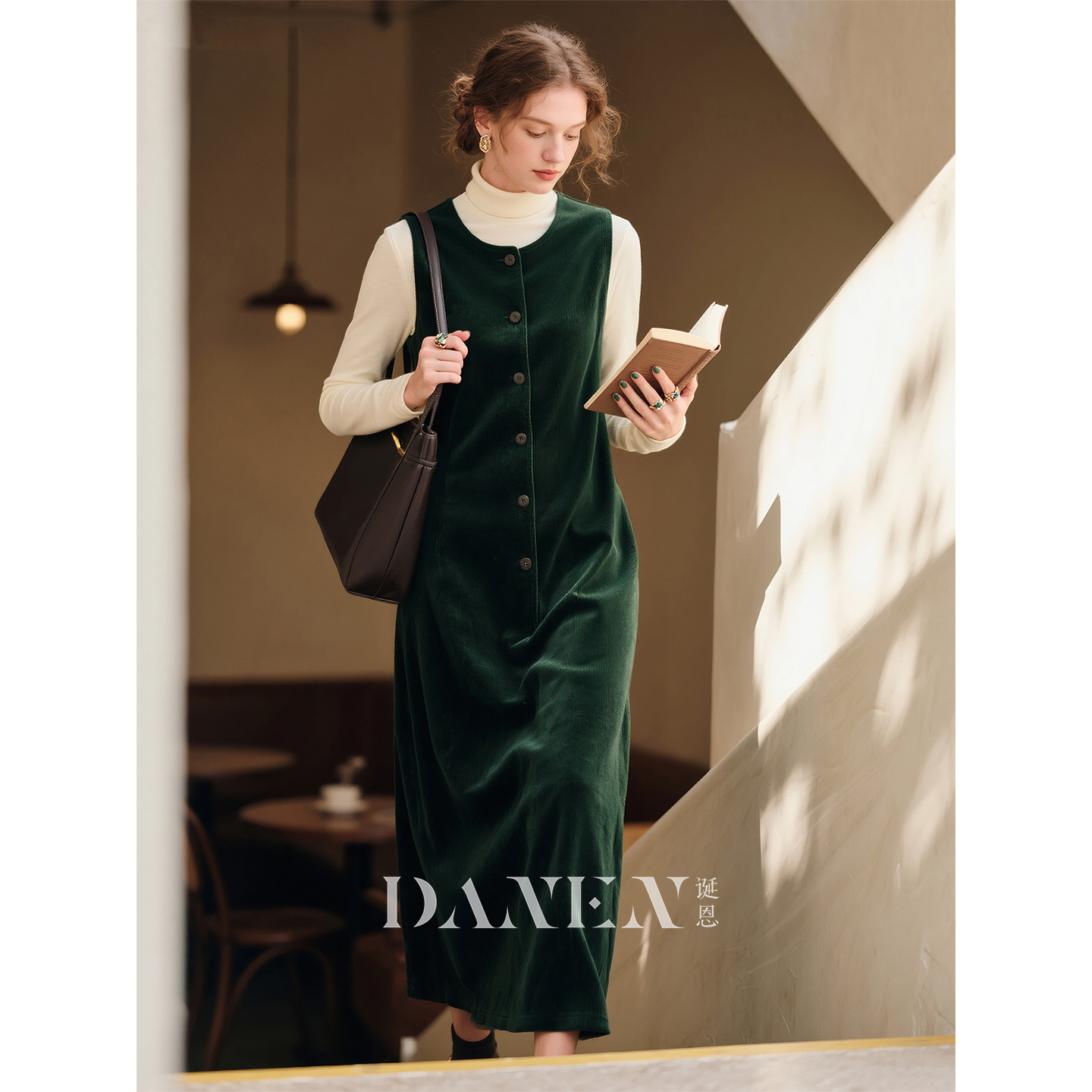 墨绿色纯棉灯芯绒背心连衣裙女