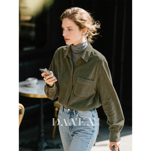 橄榄绿灯芯绒衬衫女2025年秋冬新款复古时髦衬衣百搭通勤叠穿上衣