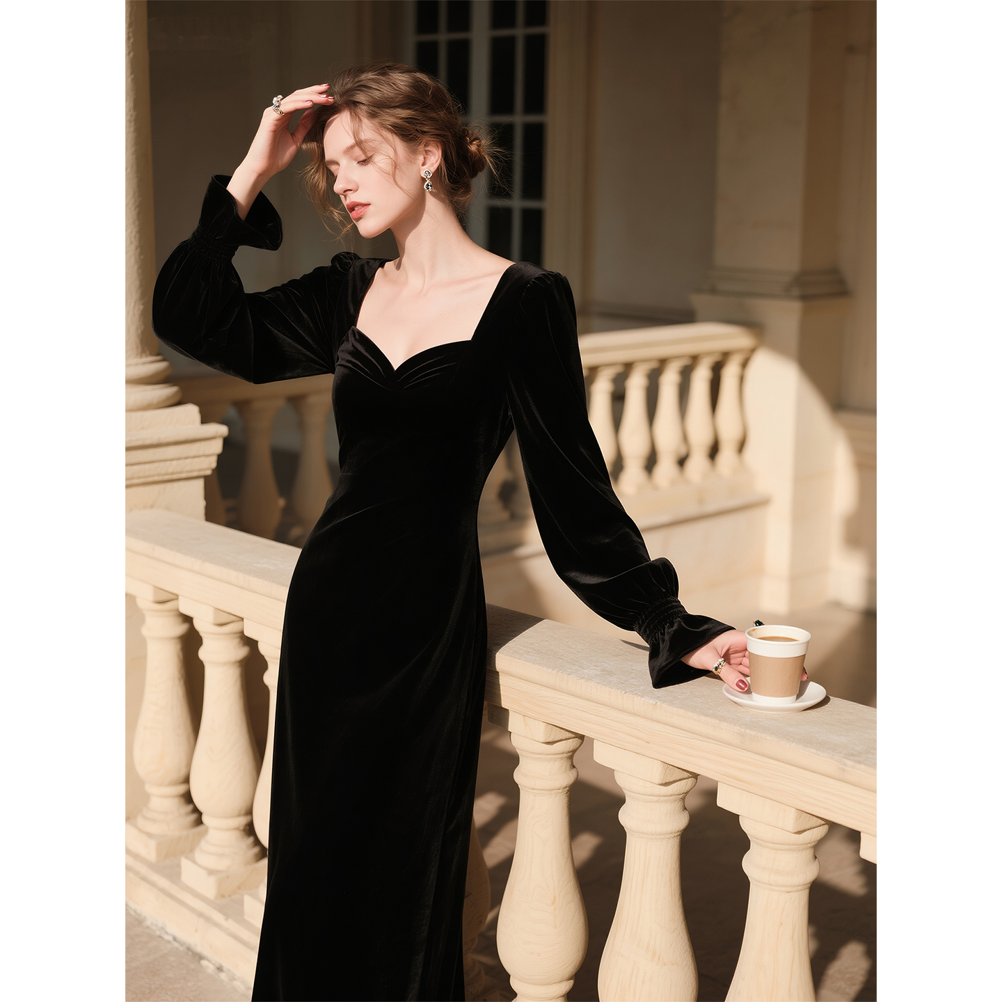 黑色丝绒连衣裙女2025年秋冬新款