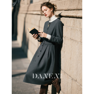 深灰色圆领羊毛长袖连衣裙女2026秋冬新款时尚大方得体收腰显裙子