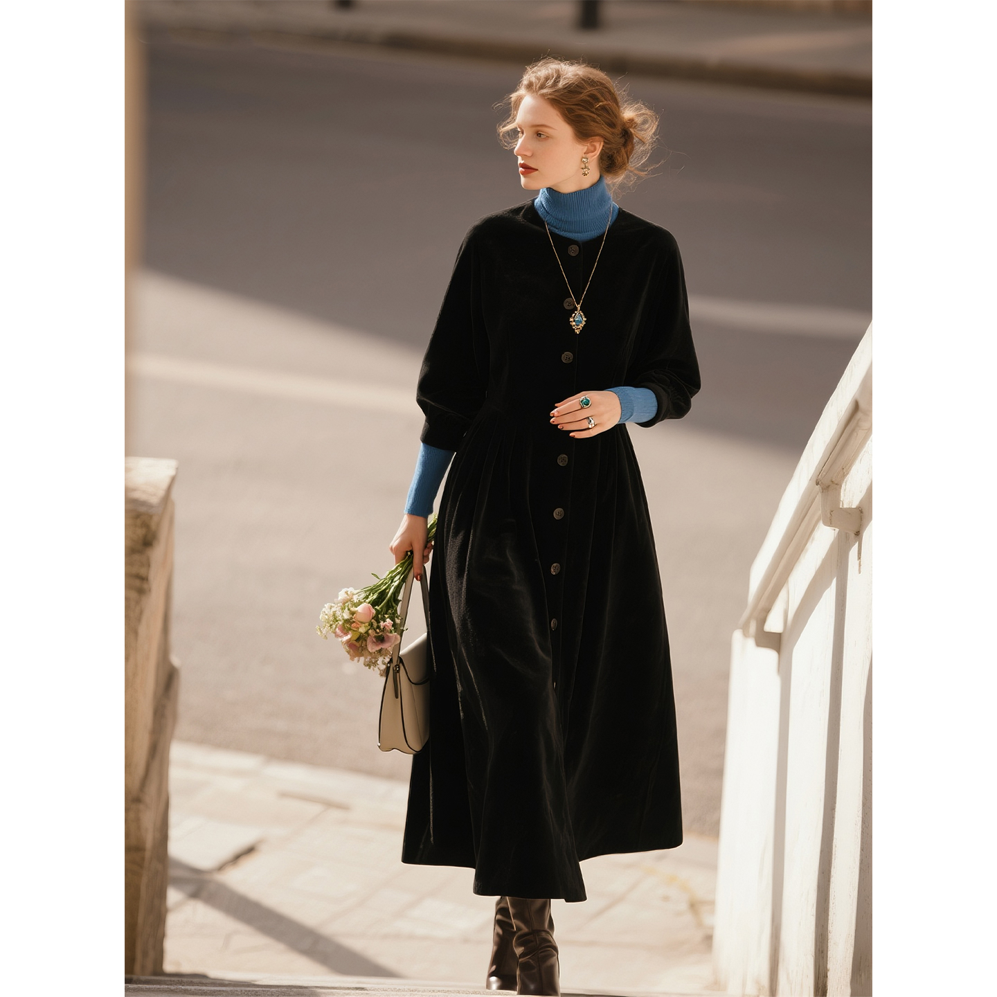 黑色毛呢圆领连衣裙女2025年秋冬