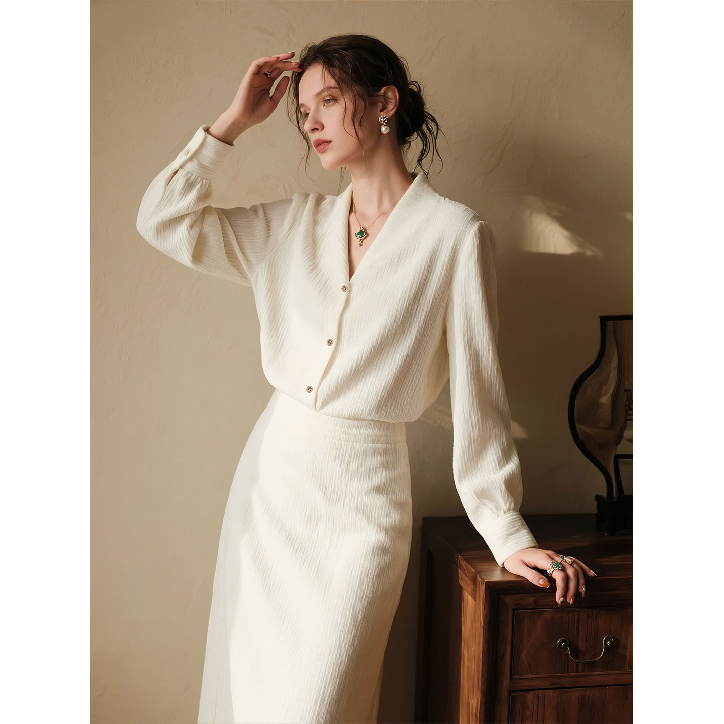 米白色灯芯绒套装裙女2025年秋冬