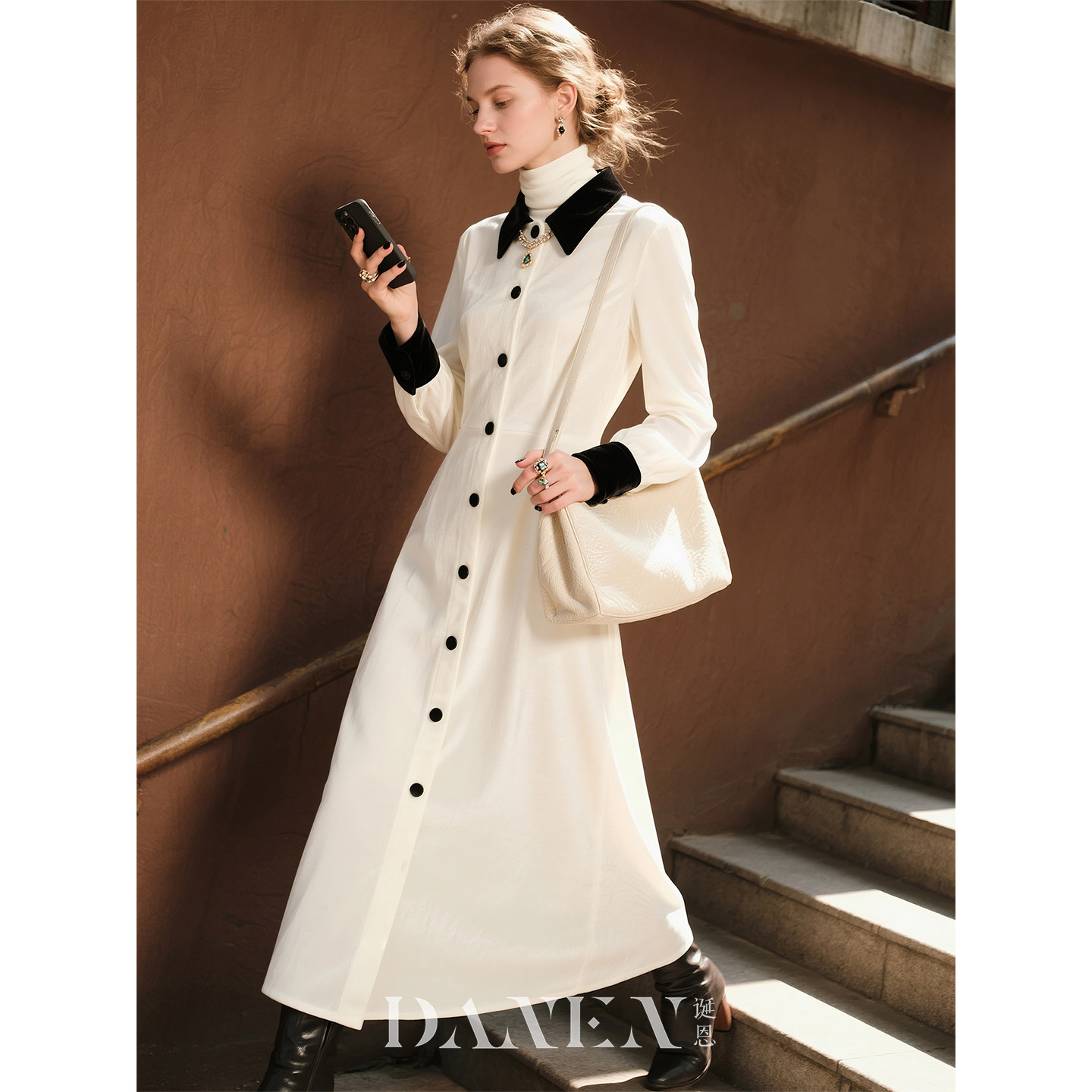 白色翻领接拼丝绒连衣裙女2026秋冬新款高级感收腰时尚气质长款裙,女装/女士精品,连衣裙,淘宝优惠券,粉丝福利购,淘宝优惠卷