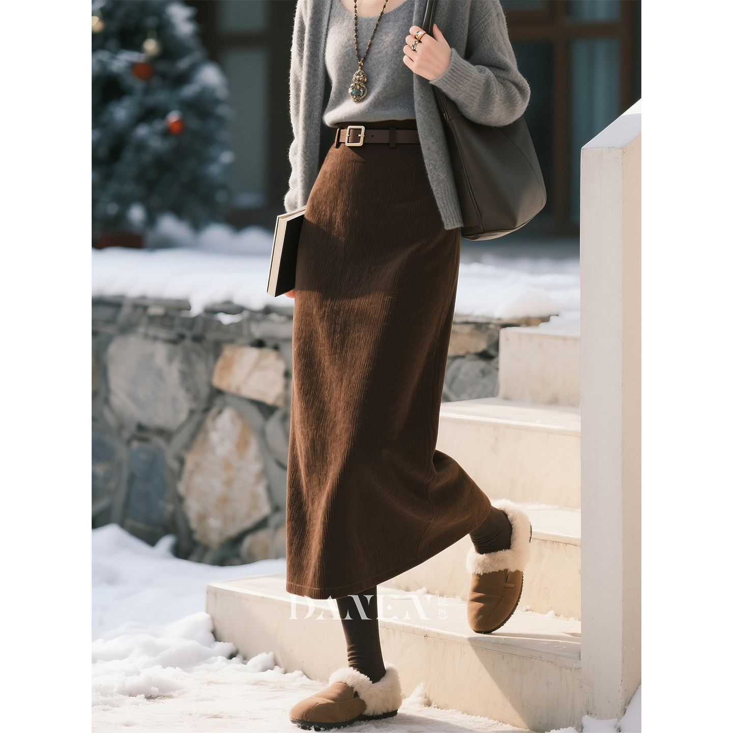 深棕色全棉灯芯绒半身裙直筒裙子