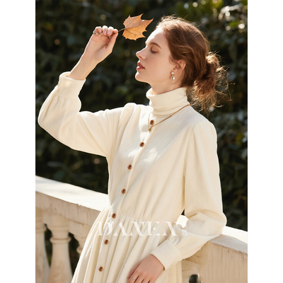 白色圆领全棉灯芯绒连衣裙女2025