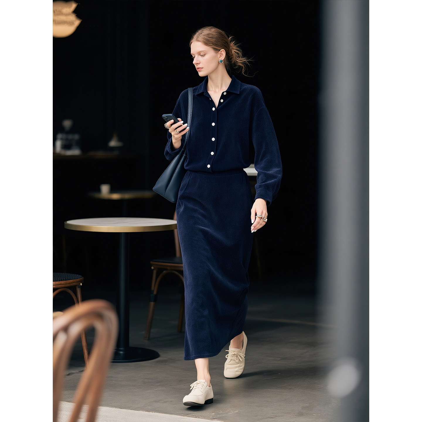 深蓝色灯芯绒套装女秋冬两件套