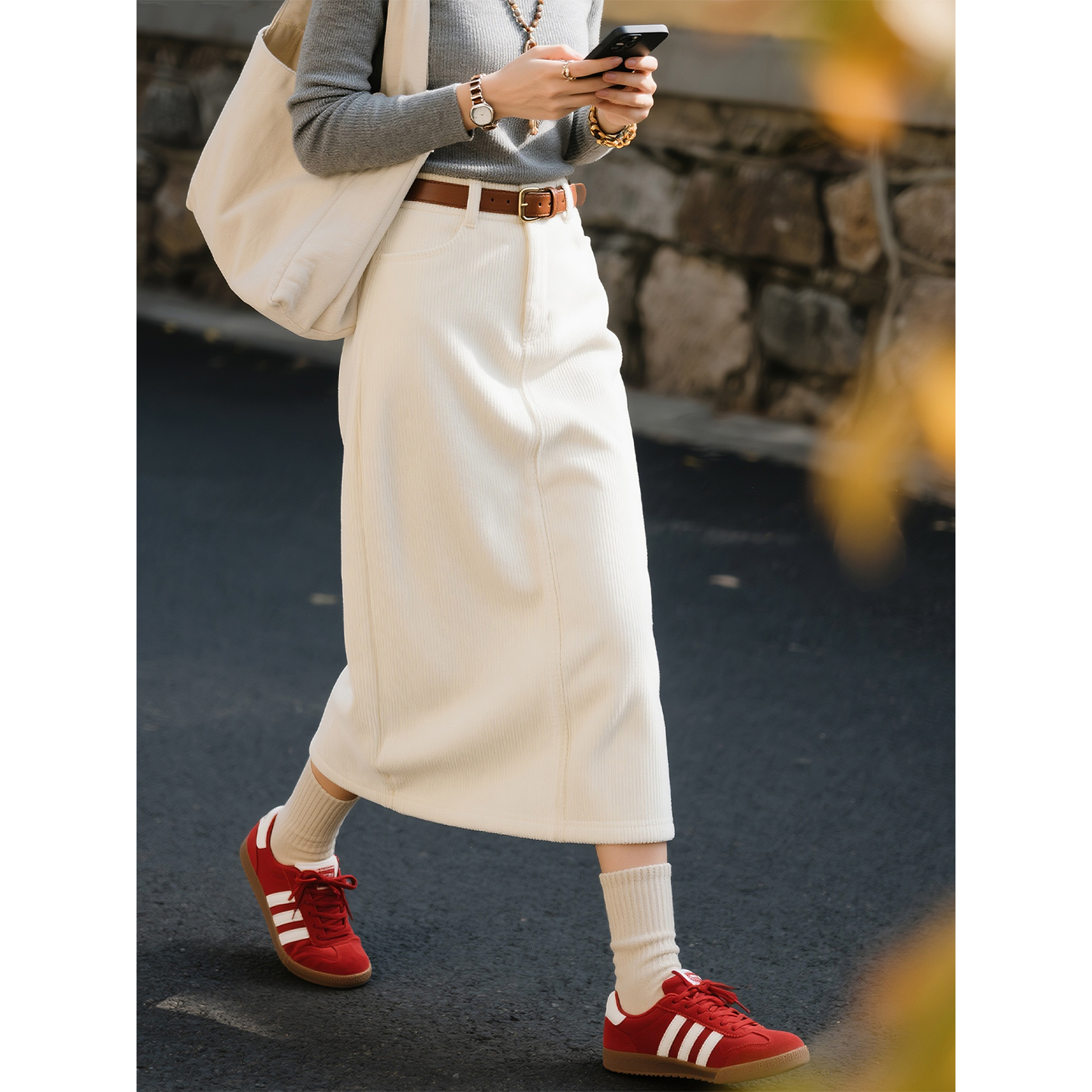 米白色灯芯绒高腰半身裙女2025年