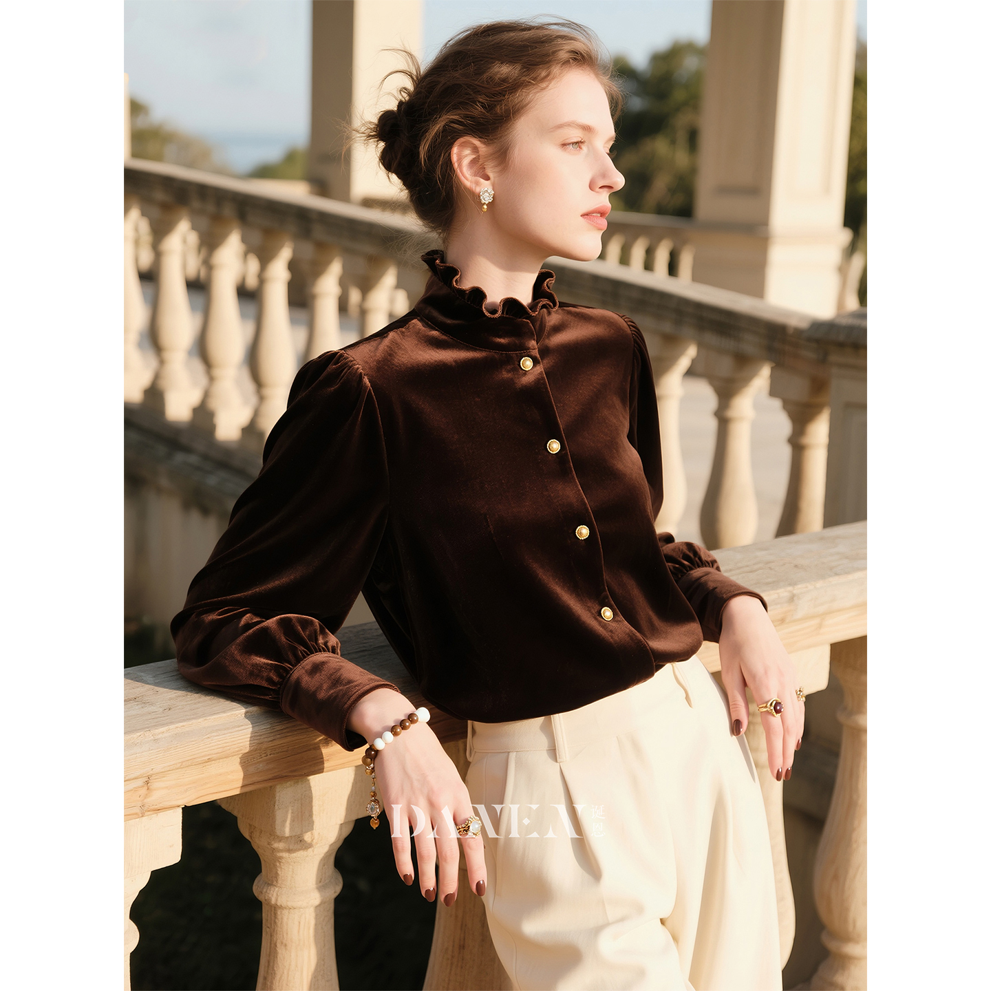 深棕色立领木耳边丝绒衬衫女