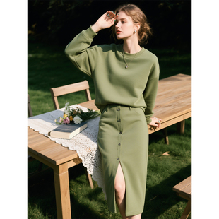 橄榄绿卫衣套装女2026年春季新款时尚洋气减龄开衩半身裙两件套