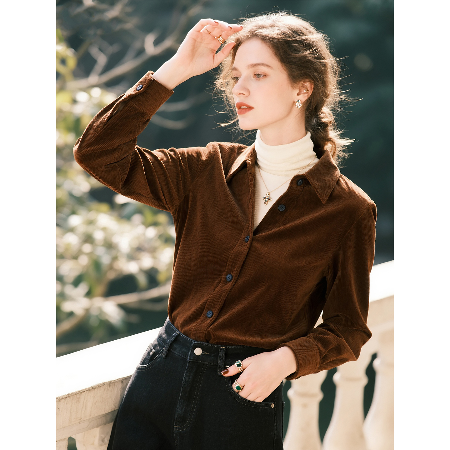 棕色灯芯绒衬衫女2025年秋冬新款