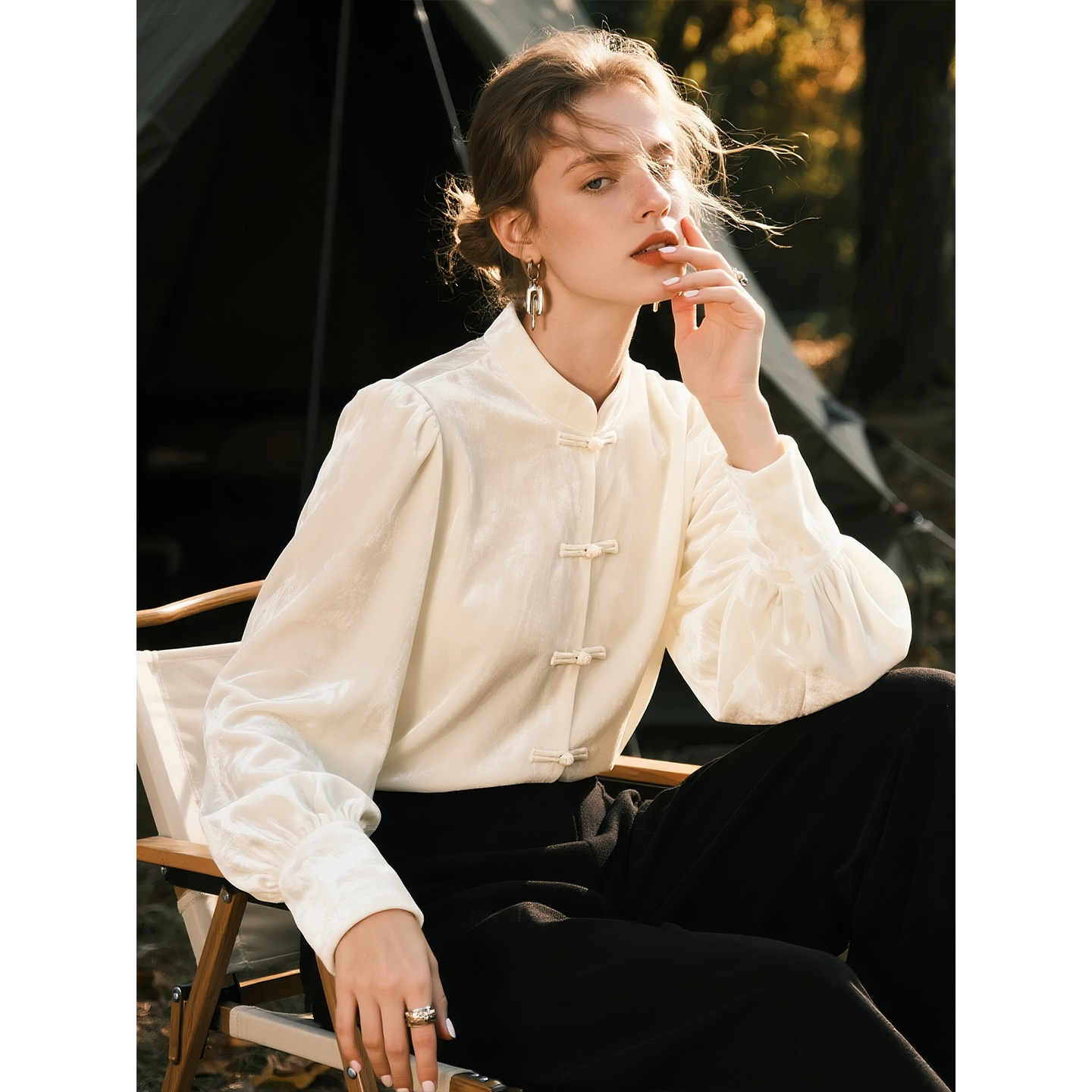 白色新中式丝绒衬衫女2025年