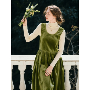 军绿色复古灯芯绒无袖连衣裙女2026年秋冬新款高级感时尚显瘦长裙