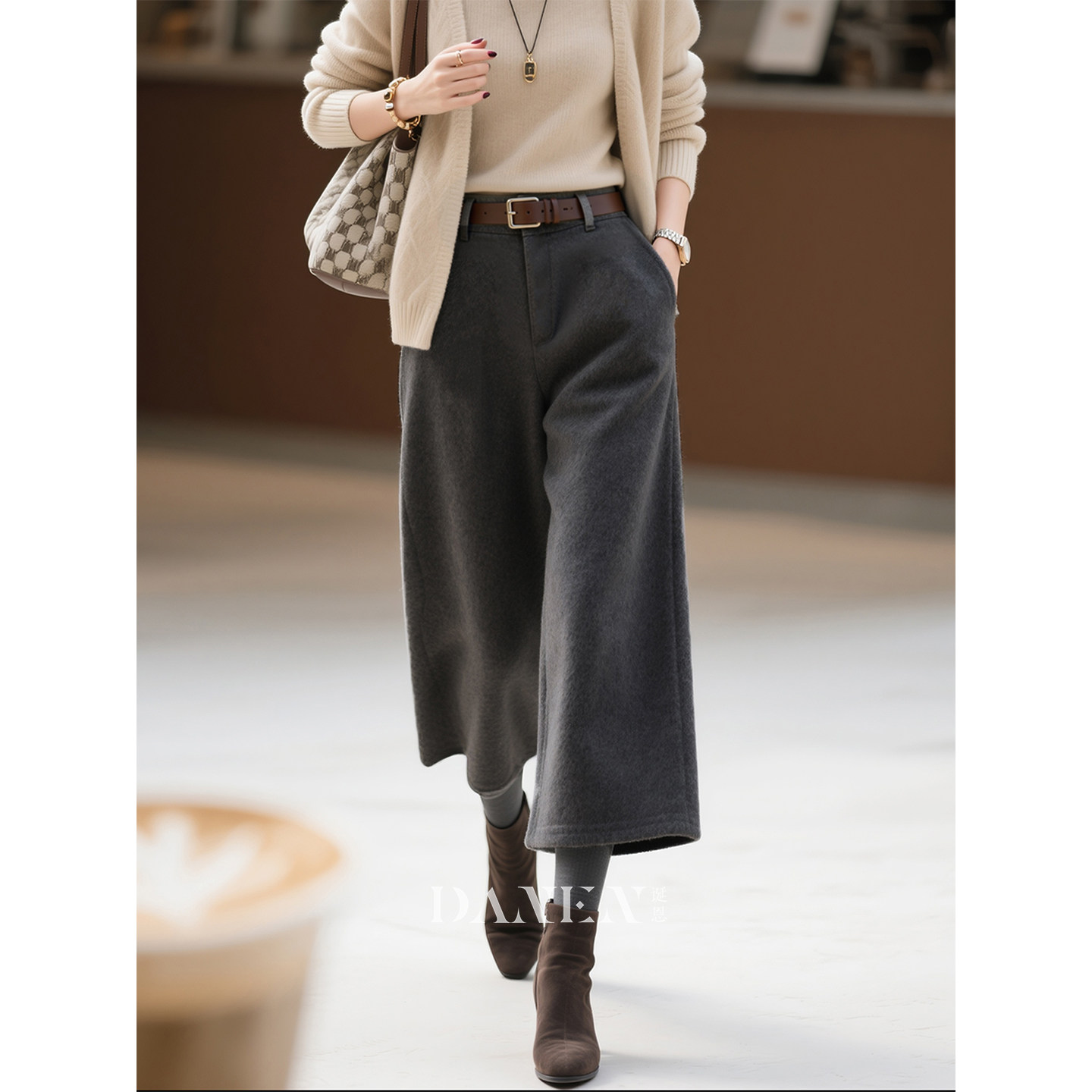 灰色轻熟简约风羊毛阔腿裤女