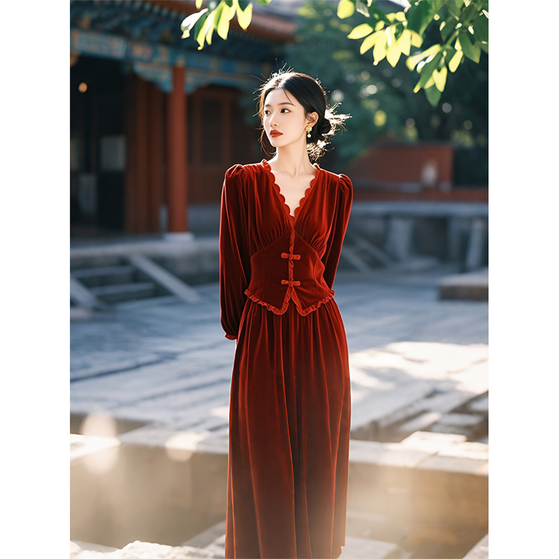 酒红色丝绒套装裙秋冬新年战袍