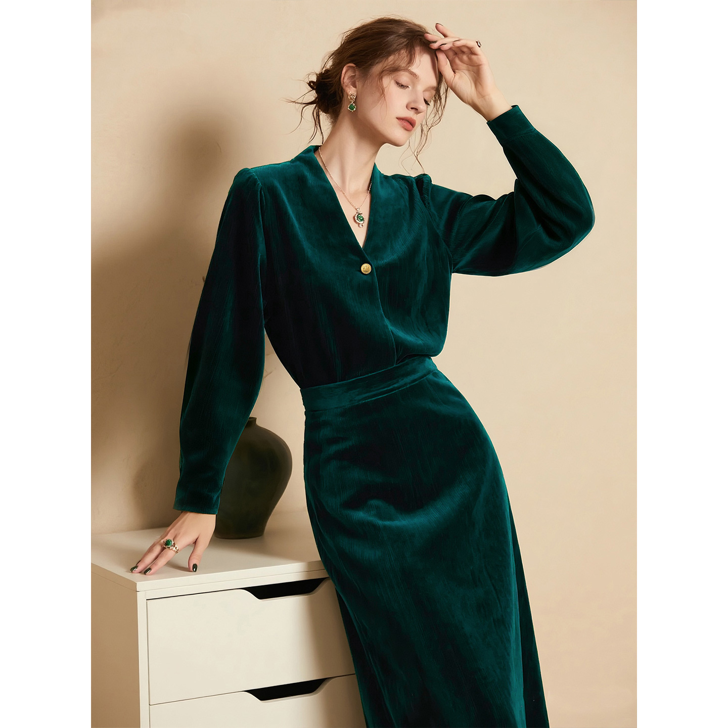 墨绿色灯芯绒衬衫半身裙套装女