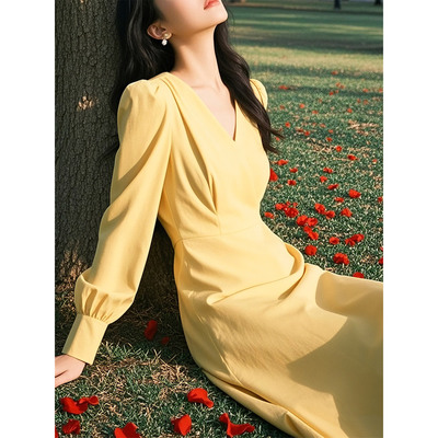 黄色V领连衣裙女春秋长袖裙子