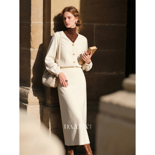 法式 白色灯芯绒衬衫 新款 女2026春季 高级感气质两件套 半身裙套装