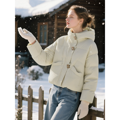 奶绿色带帽羽绒服女2025年秋冬