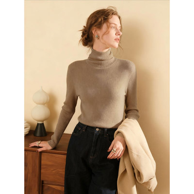 燕麦色高领羊毛针织衫女2025年