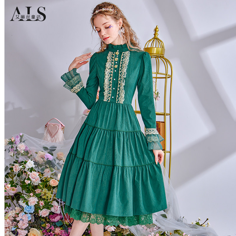 艾丽丝2026春季新款灯芯绒绿色甜美蛋糕裙蕾丝泡泡袖中长款连衣裙