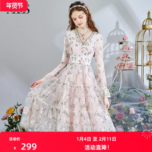 艾丽丝2026春季新款女装复古宫廷风中长款裙子刺绣v领超仙连衣裙