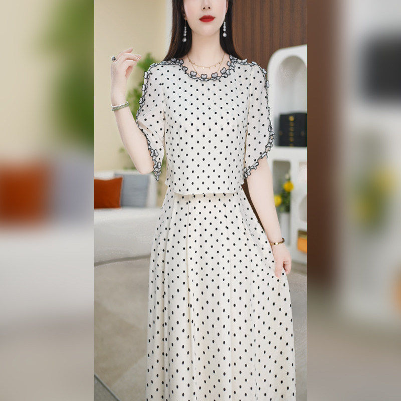 波点洋装2026新款夏季广州十三行爆款女装宽松遮肚藏肉显瘦裙子