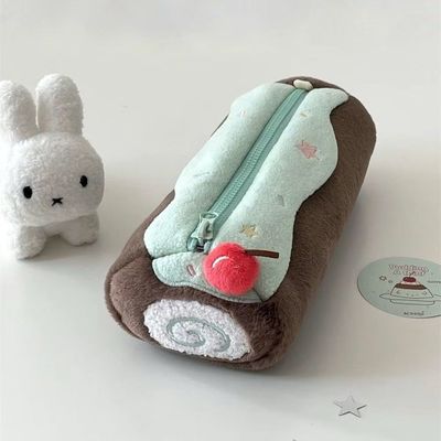 瑞士卷文具袋毛绒大容量收纳袋