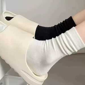 松口袜月子袜女中筒袜夏季薄款ins潮黑白纯色堆堆袜