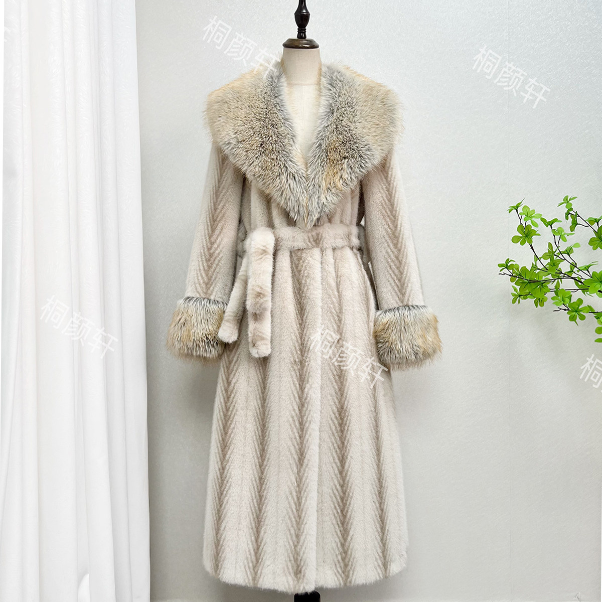 冬季新款大牌贵气感仿水貂毛翻领长款大衣环保皮草狐狸毛外套女,女装/女士精品,皮草,淘宝优惠券,粉丝福利购,淘宝优惠卷