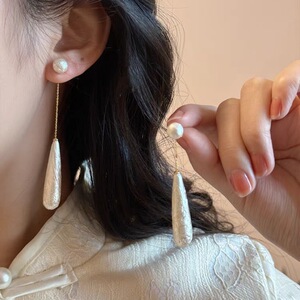 撤柜简约高级感珍珠耳环长款水滴耳坠轻奢小众时尚百搭一款两戴耳