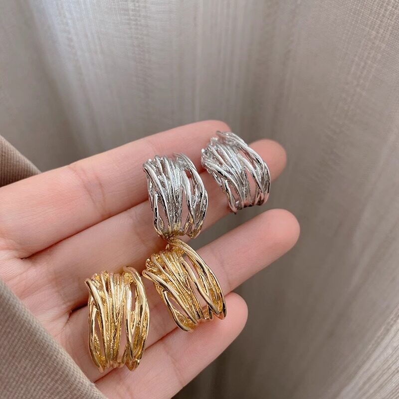 撤柜绕线C形耳环小众设计感高级耳饰女轻奢耳圈港风轻奢气质耳钉