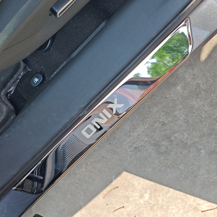 适用雪佛兰科沃兹Onix门槛条防踩贴迎宾踏板装 饰保护防刮蹭不锈钢