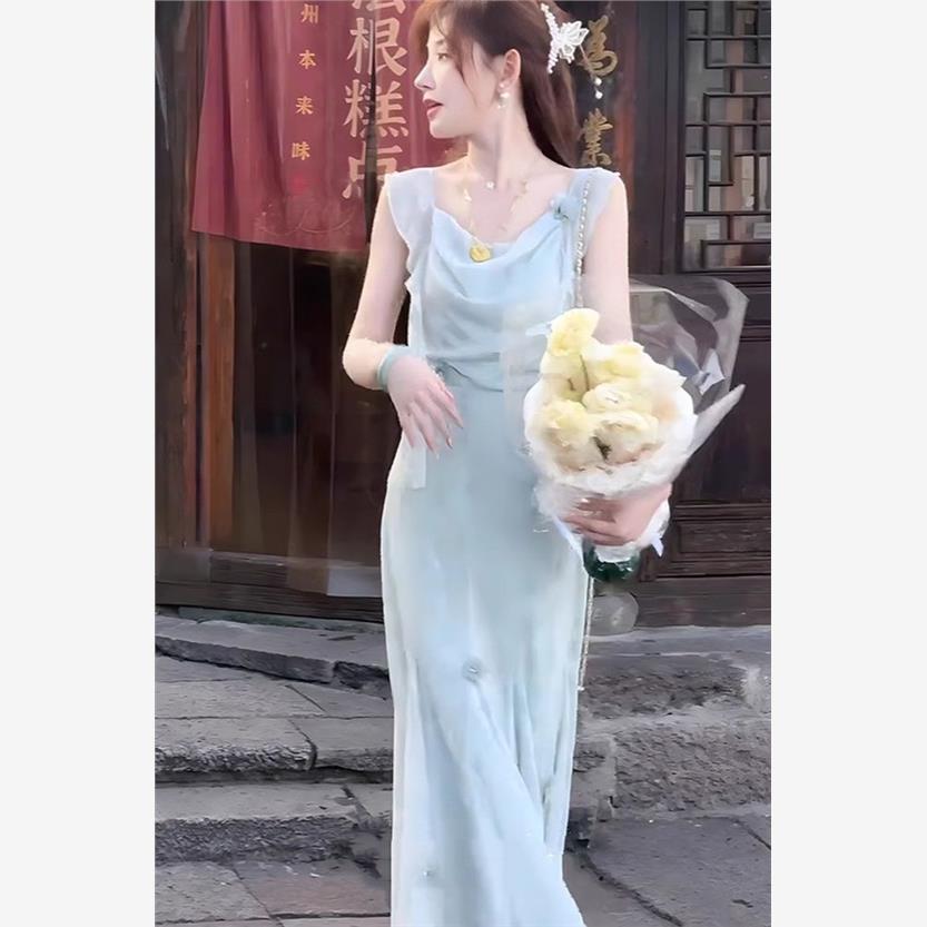 法式温柔风荷叶边荡领吊带连衣裙女夏季新款收腰显瘦别致绝美裙子