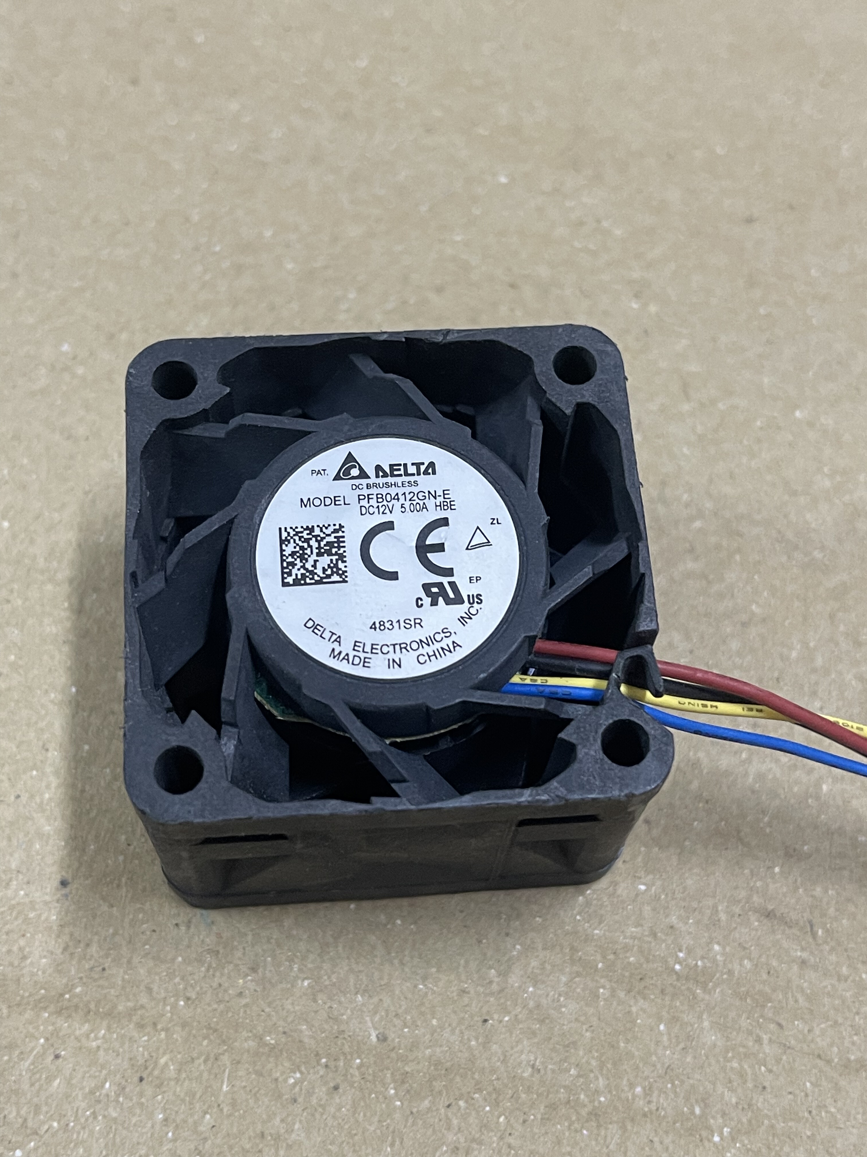 台达PFB0412GN-E 4028 12V5.00A 4cm双滚珠服务器风扇