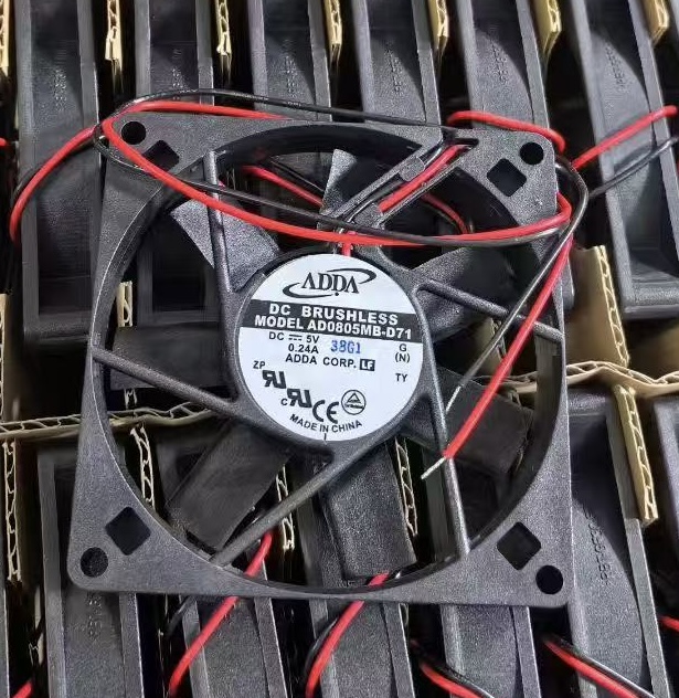 ADDA AD0805MB-D71 DC5V  0.24A双滚珠散热风扇8CM 80x80x15mm